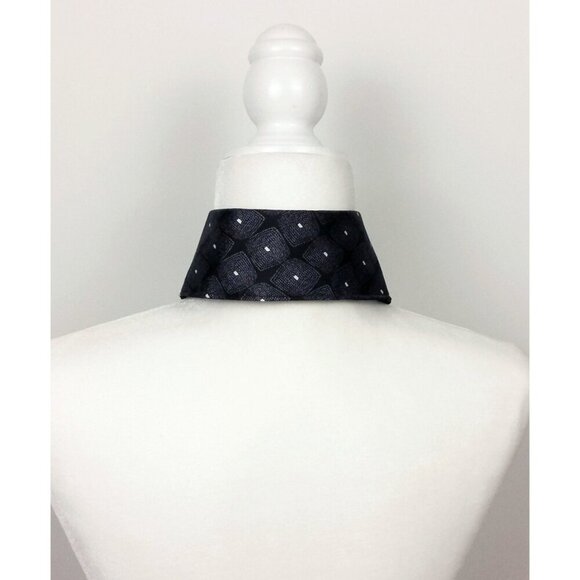 Black Detachable Collar Sustainably Made For Women And Men - Picture 5 of 6